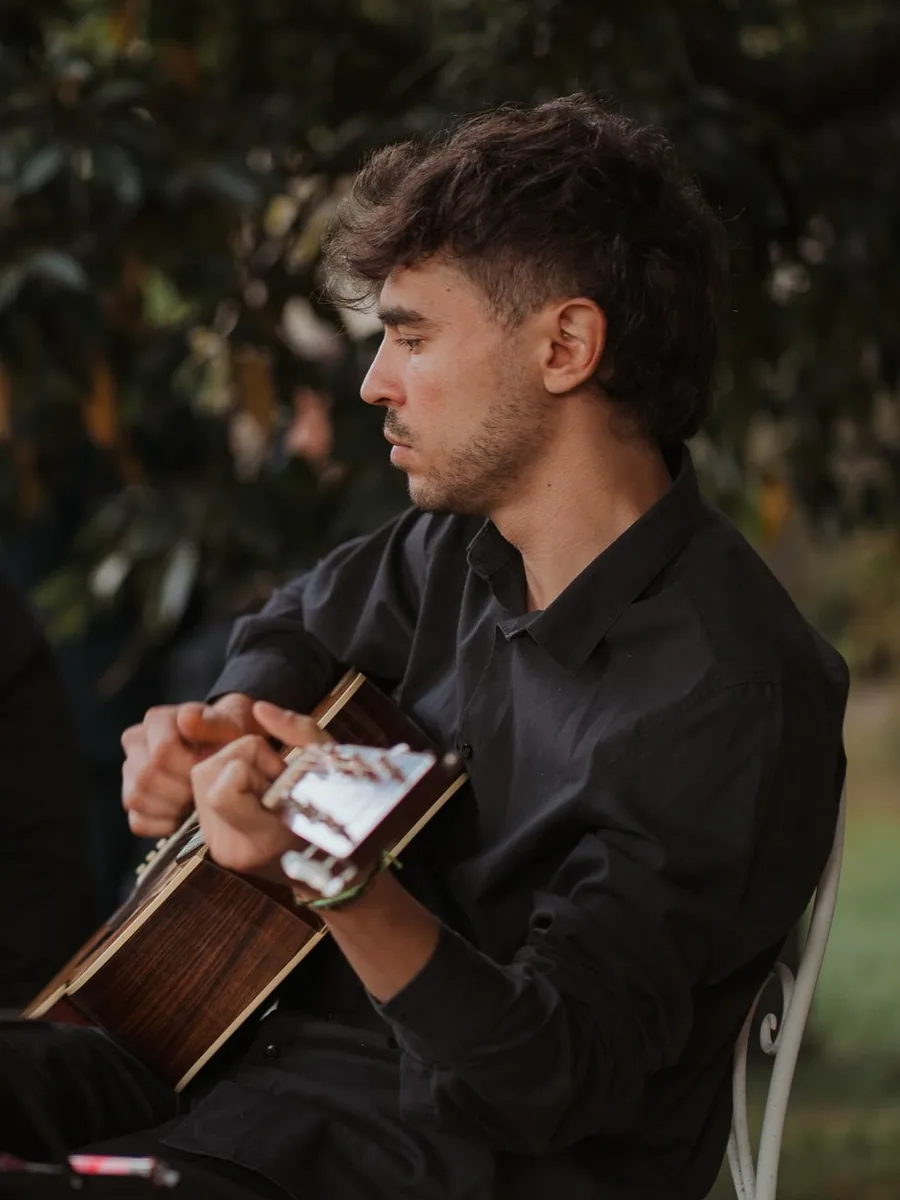 Edoardo Bianco, il chitarrista del trio