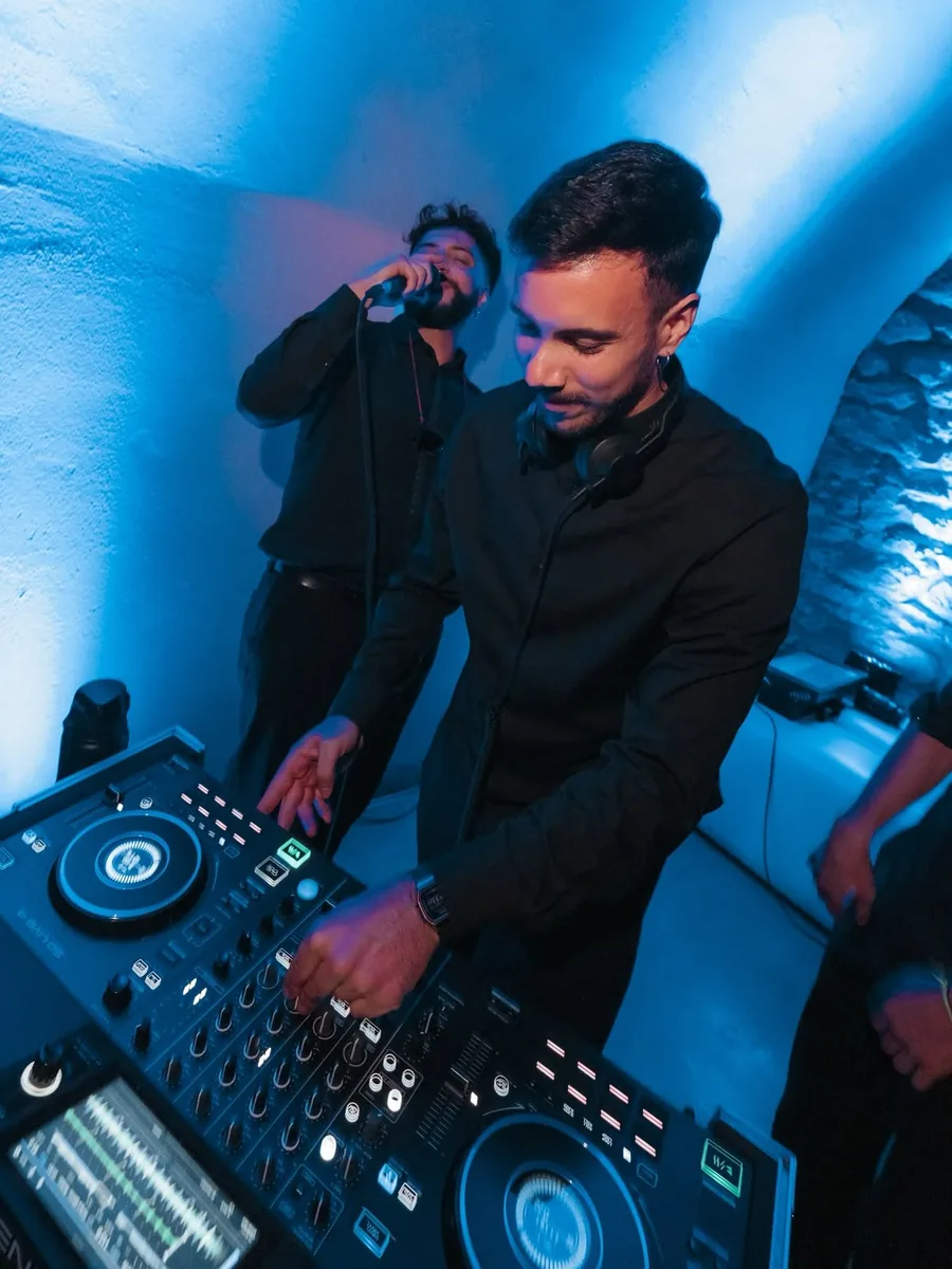 Matteo Abrate, il dj del trio
